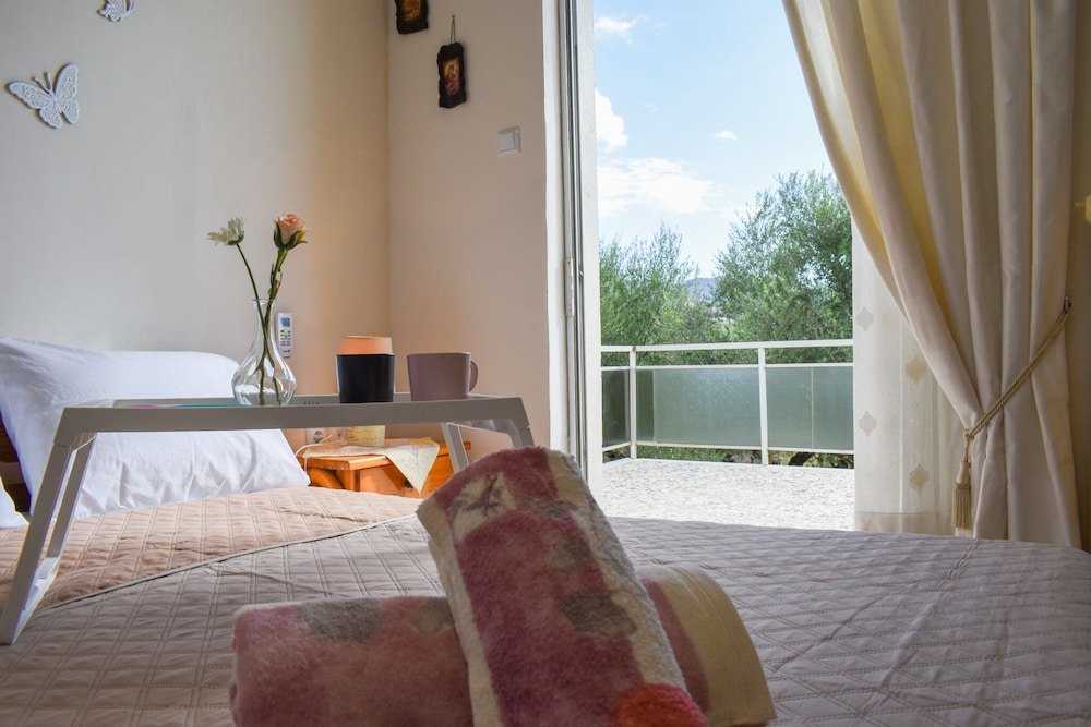 Фото Seaside Family Haven - Avia's Spacious Getaway