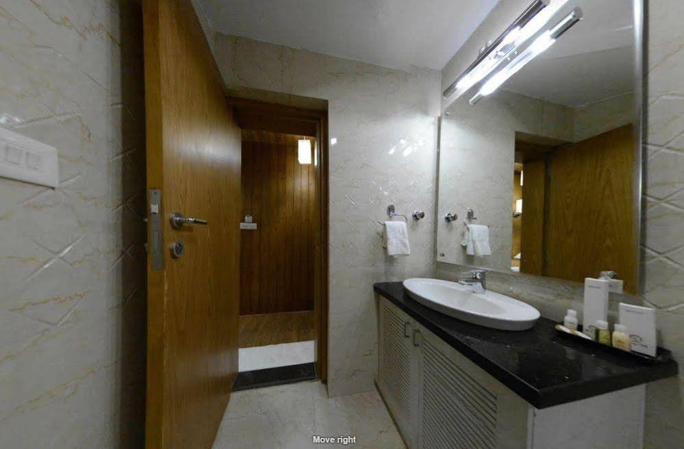 Фото Clarks Inn Srinagar