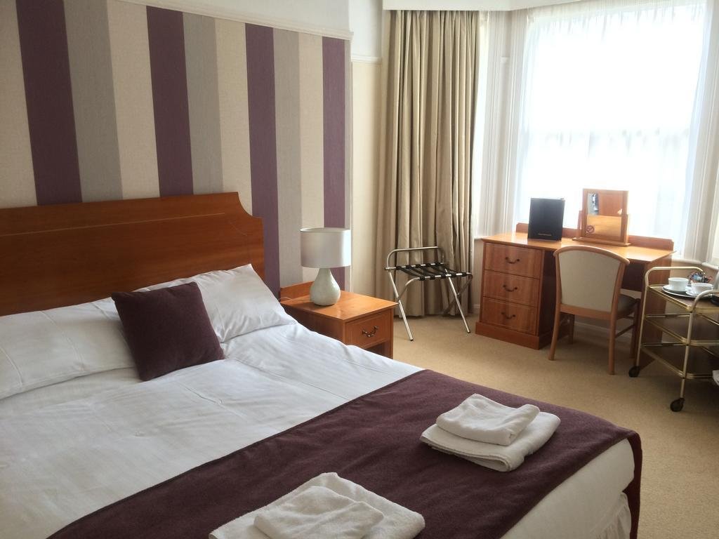 Фото Oyo Eagle House Hotel, St Leonards Hastings