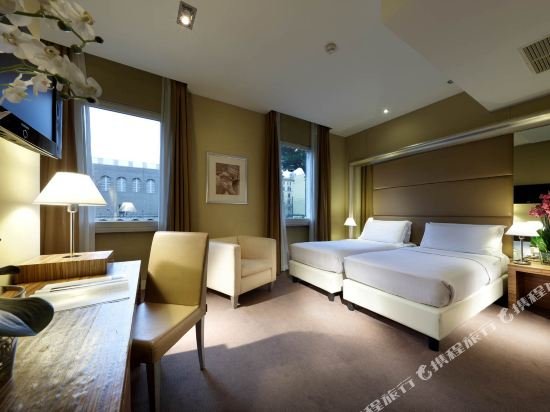 Фото Hotel Saint John