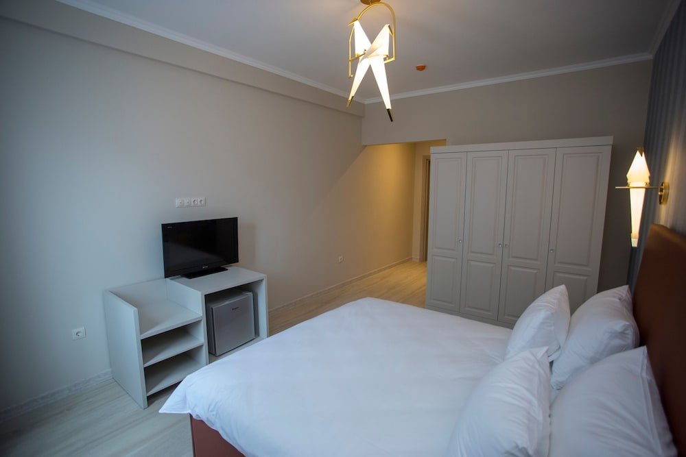 Фото 118296832490