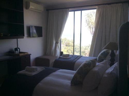 Фото Misty Blue Bed and Breakfast