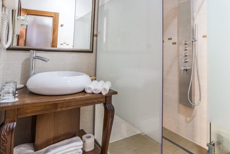 Фото Noblesse Boutique Hotel