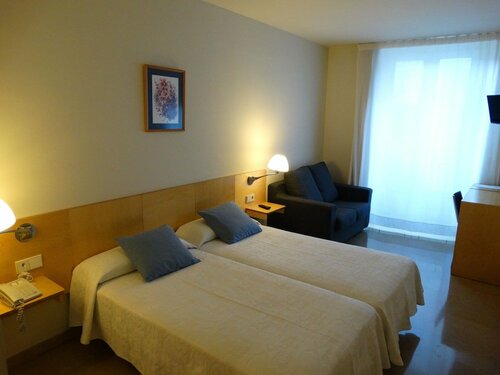 Гостиница Hotel Rambla в Фигерасе