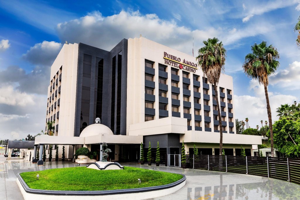 Фото Hotel Pueblo Amigo Plaza & Casino
