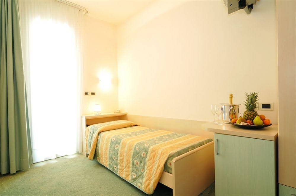 Фото Hotel Salus