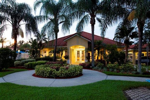 Фото Berkley Lake Townhomes