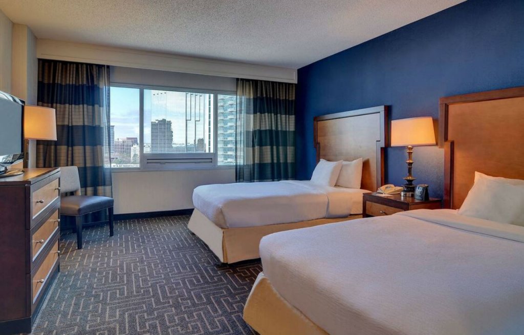 Фото Embassy Suites by Hilton Atlanta Buckhead