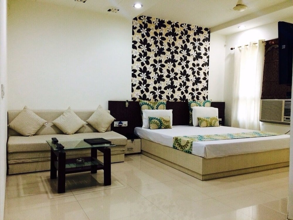 Фото Hotel Morya Regency