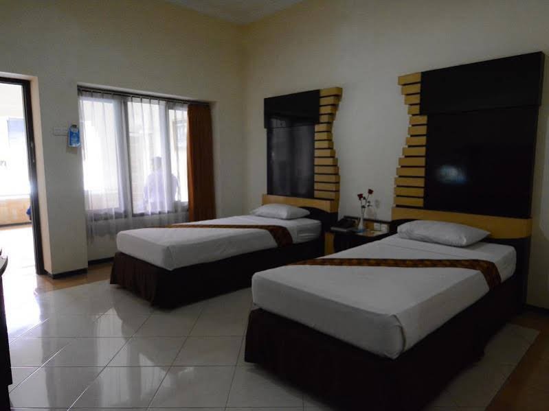 Фото Hotel Pelangi Malang