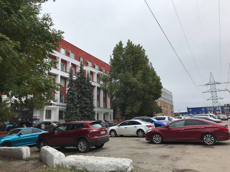 Автозапчасти ВИН 063, магазин автозапчастей и автотоваров, Чернореченская ул., 2