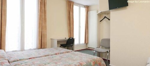 Гостиница Hotel Ferney République в Париже