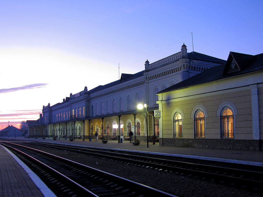 Железнодорожный вокзал железнодорожная ул 13 фото Zheleznodorozhny vokzal Kolomyya, railway station, Kolomyya, vulytsia Krypiakevy