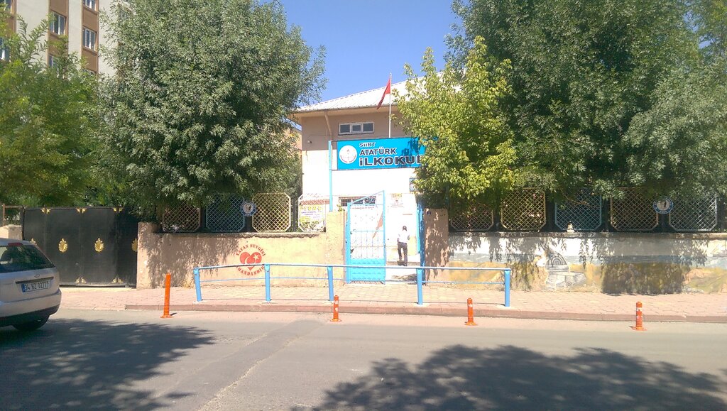 Primary school Ataturk Ilkogretim Okulu, Siirt, photo
