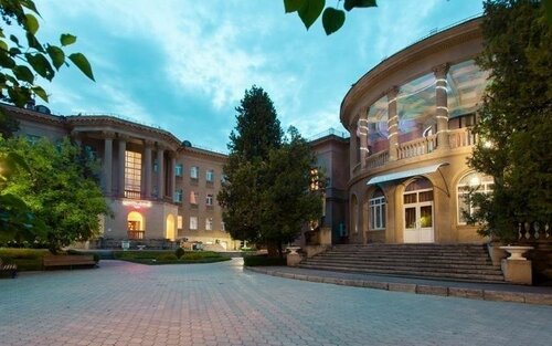 Санаторий Амакс Курорт Шахтер в Ессентуках