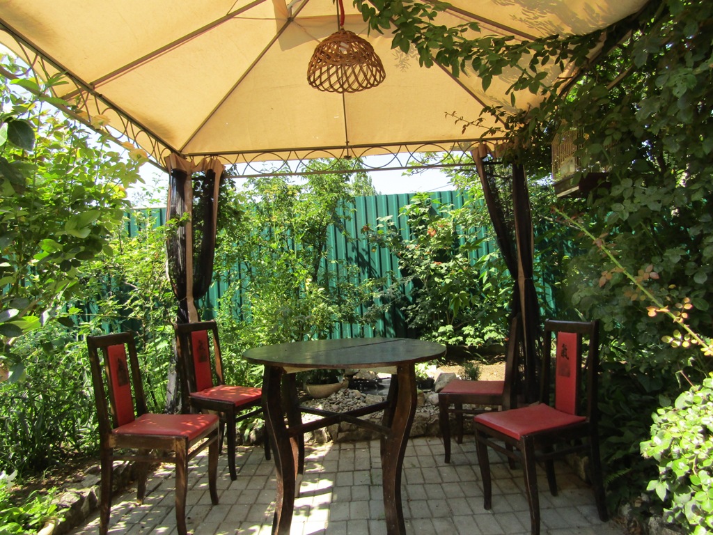 Фото Домики в саду