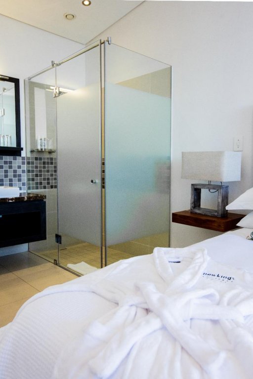 Фото Newkings Boutique Hotel