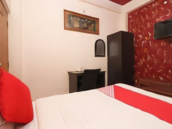 Фото Oyo 1021 Hotel Gayatri Residency