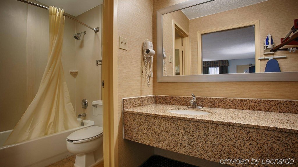 Фото Quality Inn Windsor Mill