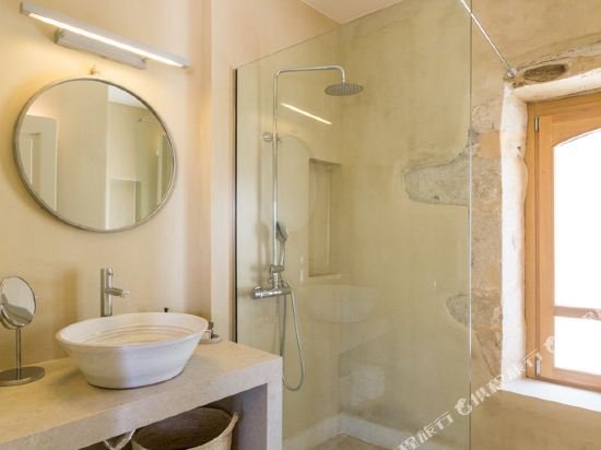 Фото Kapsaliana Village Hotel