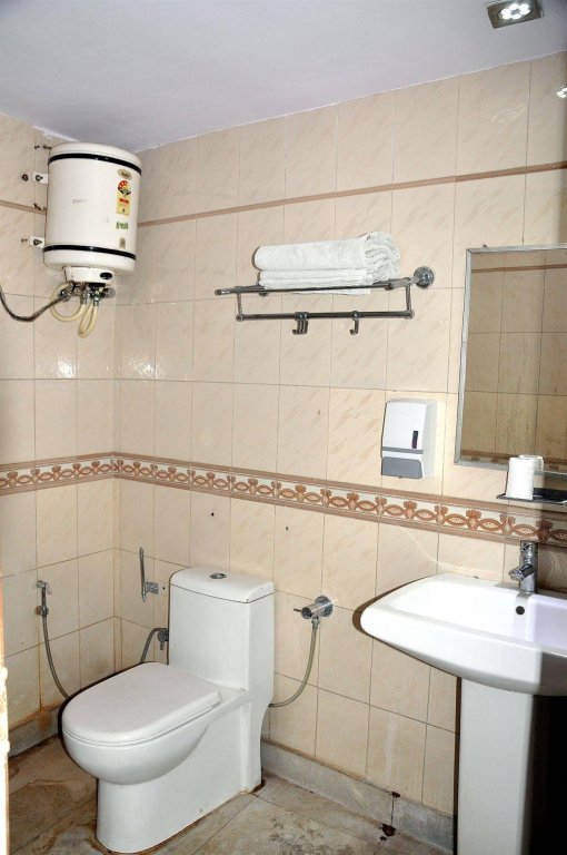 Фото Oyo 3349 Hotel Anoop