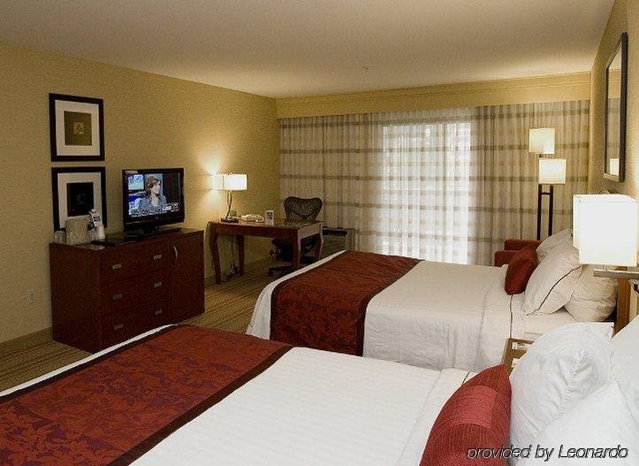 Фото Courtyard by Marriott San Diego Central
