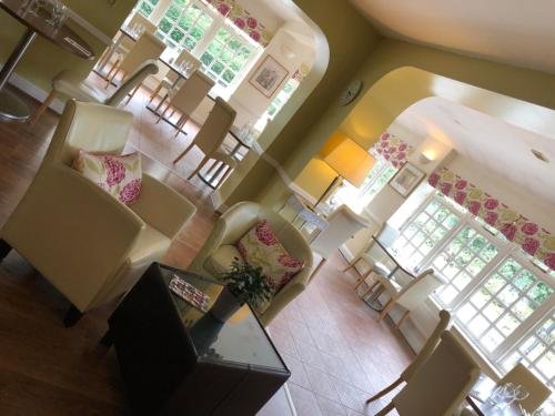 Фото Woodcote Hotel