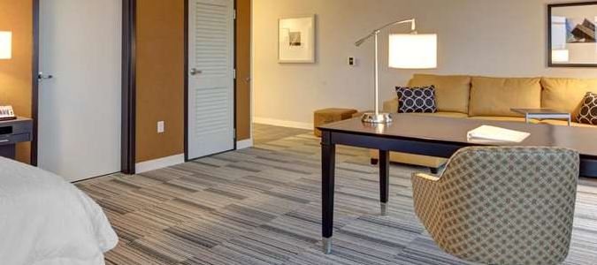 Фото Hampton Inn & Suites Roanoke-Downtown