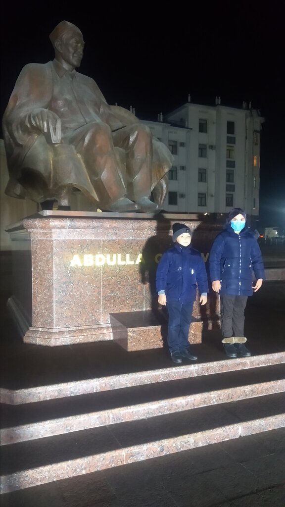 Памятник, мемориал Памятник Абдулле Арипову, Карши, фото