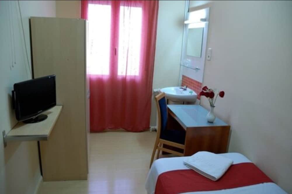 Фото Hostal Falfes