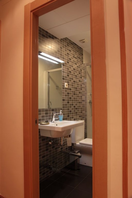 Фото Hostal Falfes