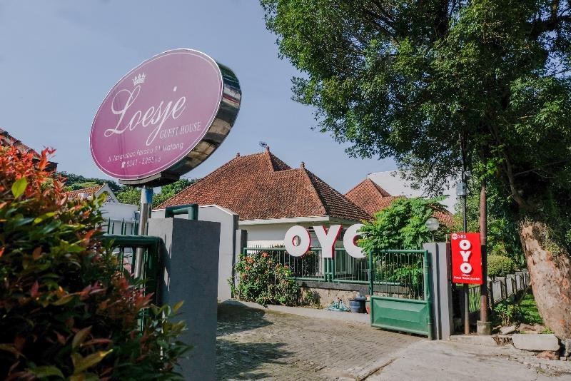 Фото Oyo 353 Loesje Guest House Syariah
