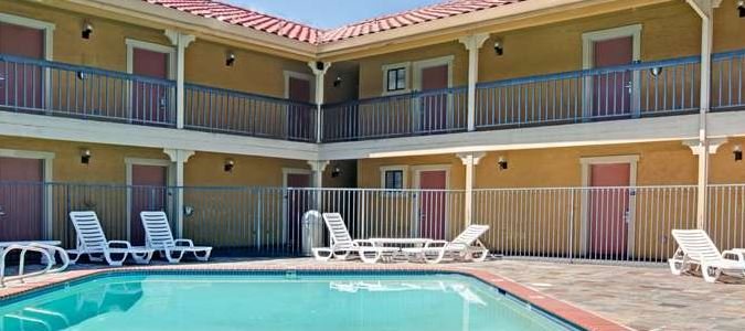 Фото Days Inn by Wyndham San Jose