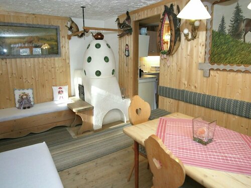 Гостиница Cozy Chalet in Karrösten near Forest