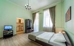 DayFlat na Antonovicha Gorkogo 43/45 Apartments (улица Антоновича, 43), hotel