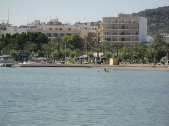 Фото The Blue Apartments by Ibiza Feeling