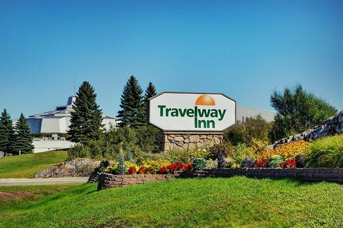 Гостиница Travelway Inn Sudbury