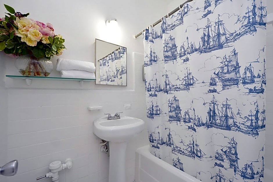 Фото South Beach Rooms and Hostel