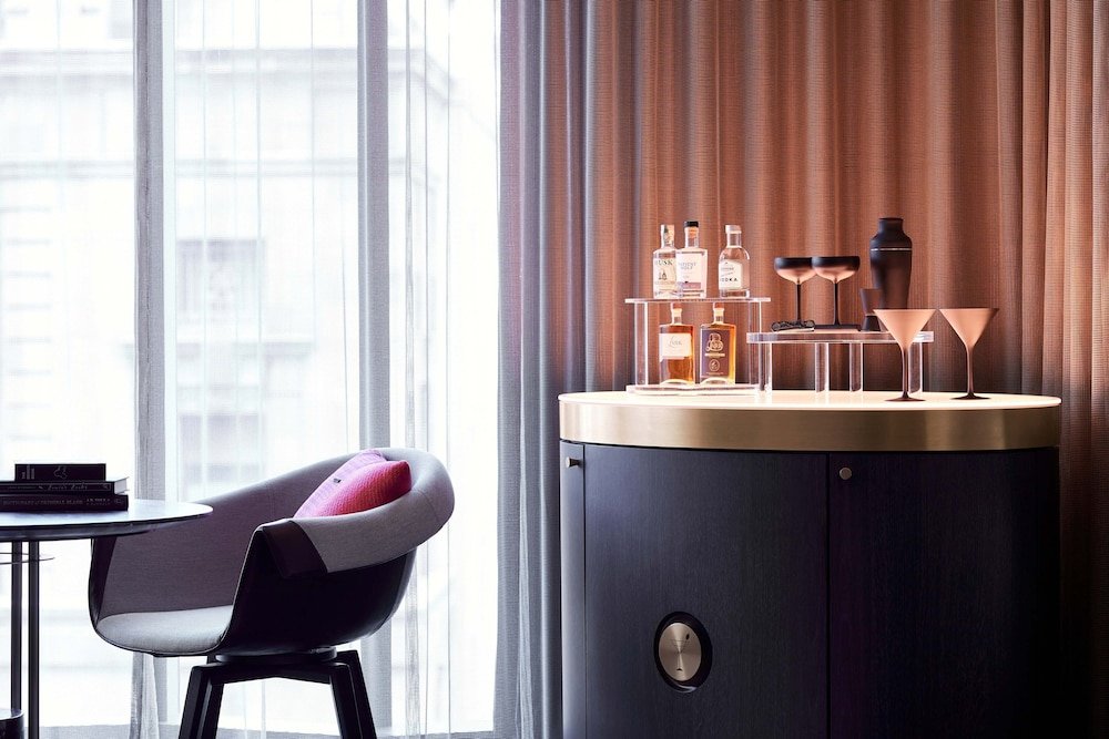 Фото W Melbourne