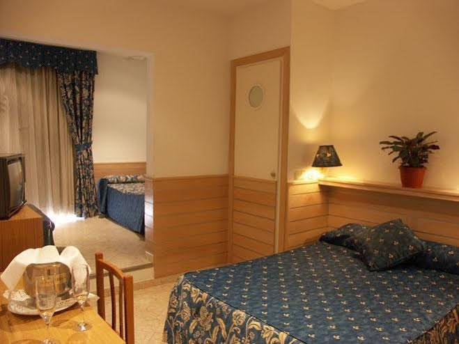 Фото Hotel Piccadilly Sitges