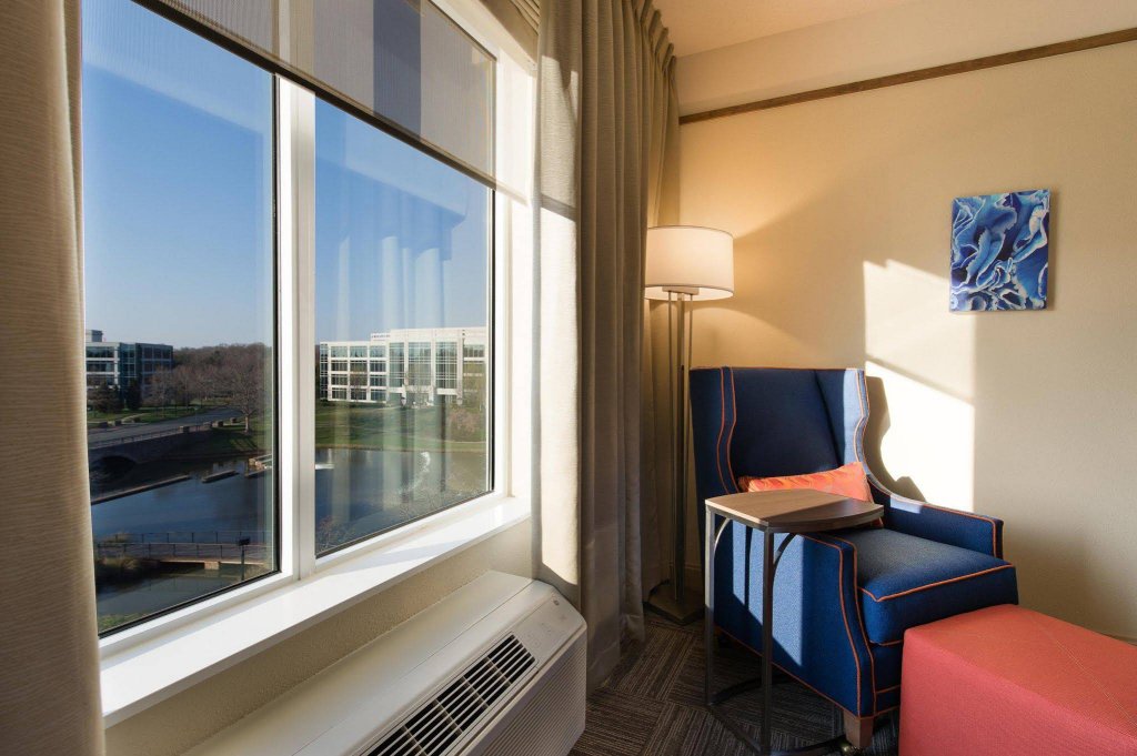Фото Hilton Garden Inn Charlotte Airport