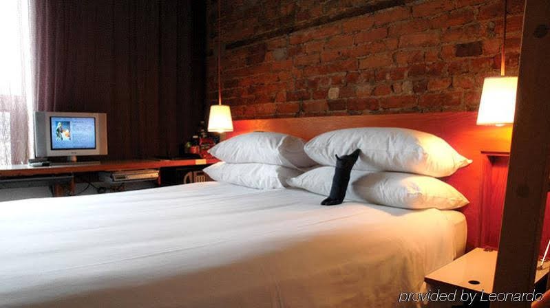 Фото The Drake Hotel