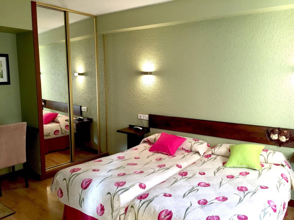 Фото Hostal Concejo