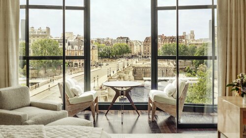 Гостиница Cheval Blanc Paris в Париже