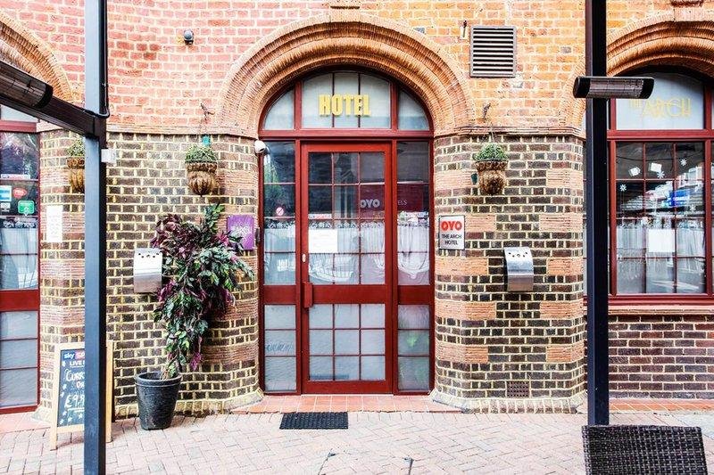 Фото Oyo The Arch, Wembly Stadium