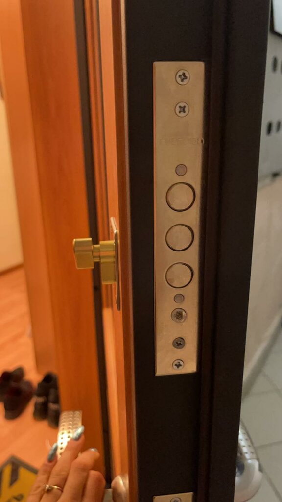 Locks installation, repair, opening Spasatel, Novosibirsk, photo