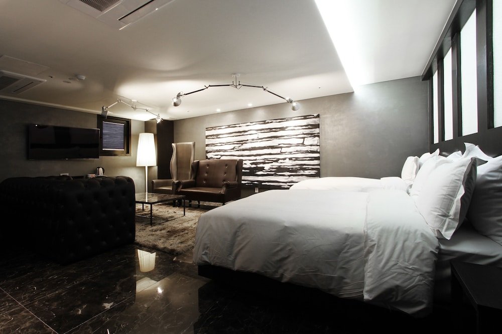 Фото Richwell Hotel