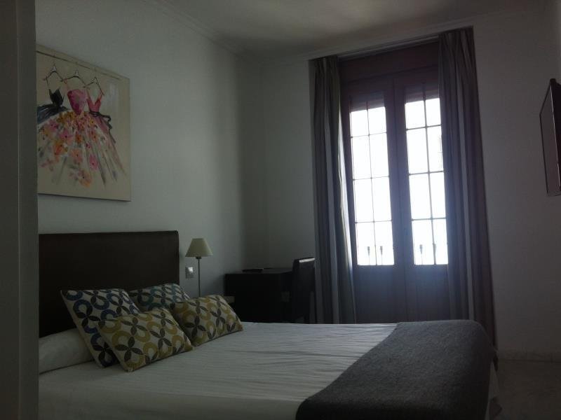 Фото Cool Sevilla Hotel