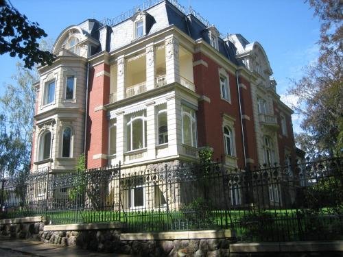 Фото отеля 1