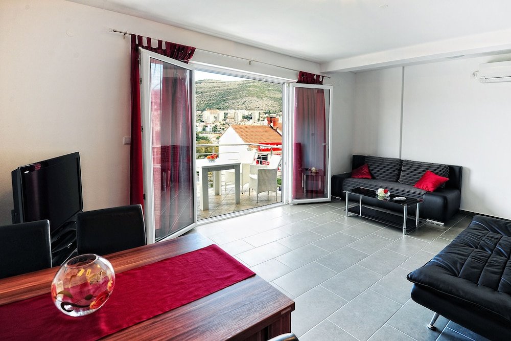 Фото California Apartments